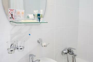 Фото номера Номер стандарт с 1 двуспальной кроватью Гостиница Приморье г. Владивосток 7